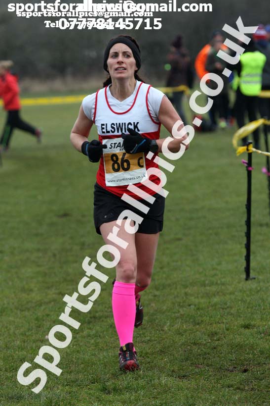Senior and veteran womens 2018 Durham Cathedral Cross Country Relay. Photo:  David T. Hewitson/Sports for All Pics